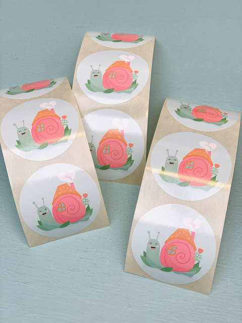 *Tante kaartje , sticker 50 mm Slakje roze oranje mint, per 10 stuks - Afbeelding 2